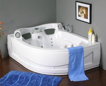 Чем полезна гидромассажная ванна?
